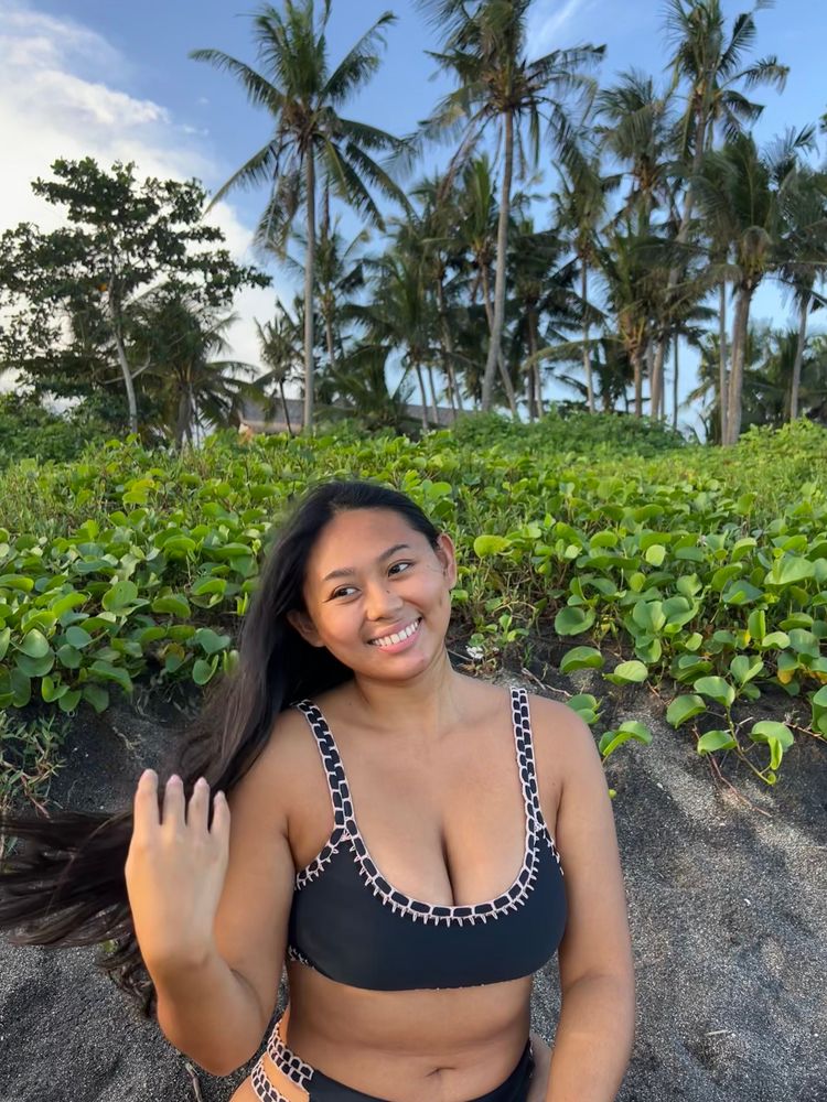 Lambada crochet bikini top black