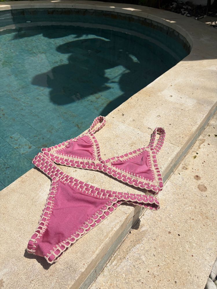 Crochet bikini bottom pinkie
