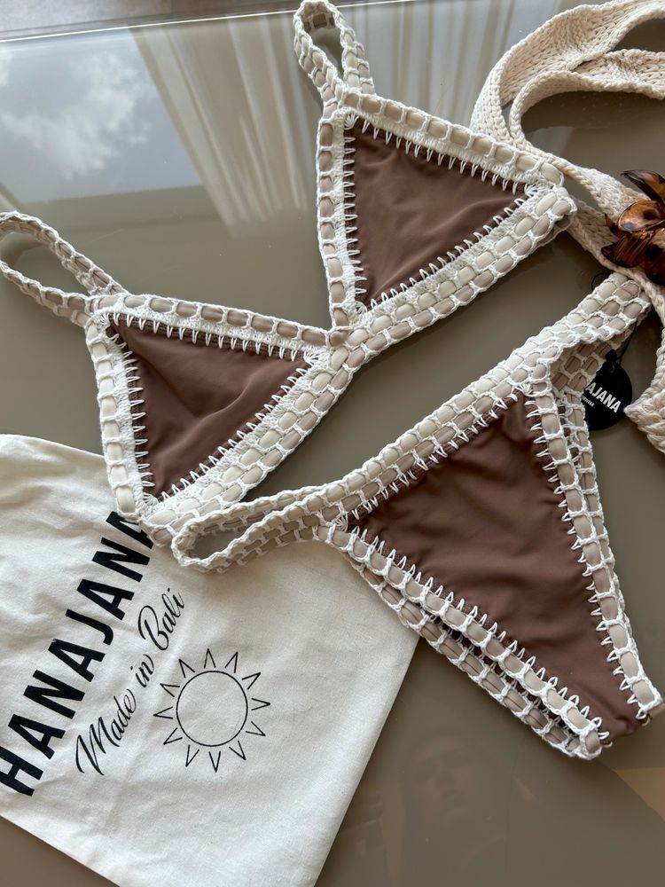 Crochet bikini triangle top cappuccino