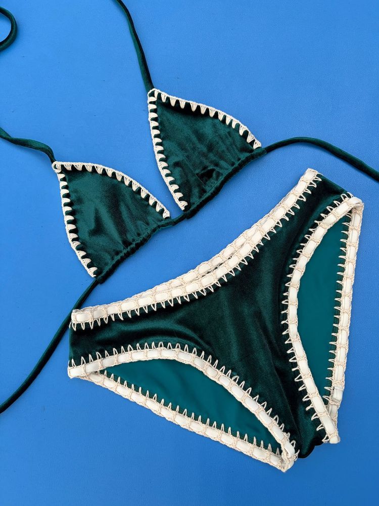 Adjustable triangle crochet top - velvet smaragd