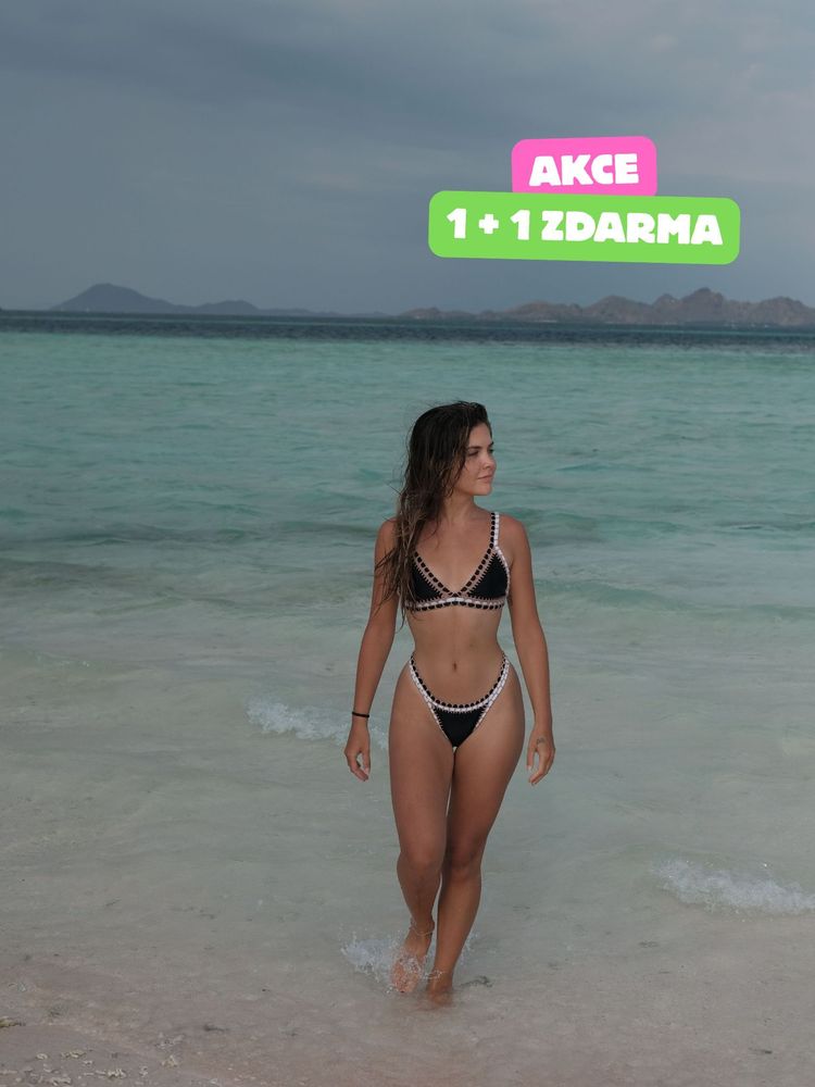 Crochet bikini triangle top black/white